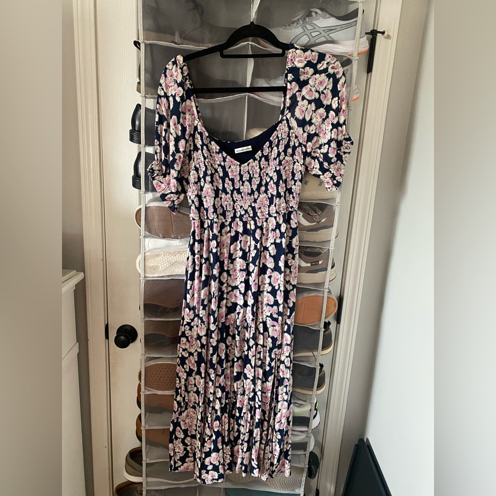 NWOT Abercrombie and Fitch Smocked Midi Dress size L